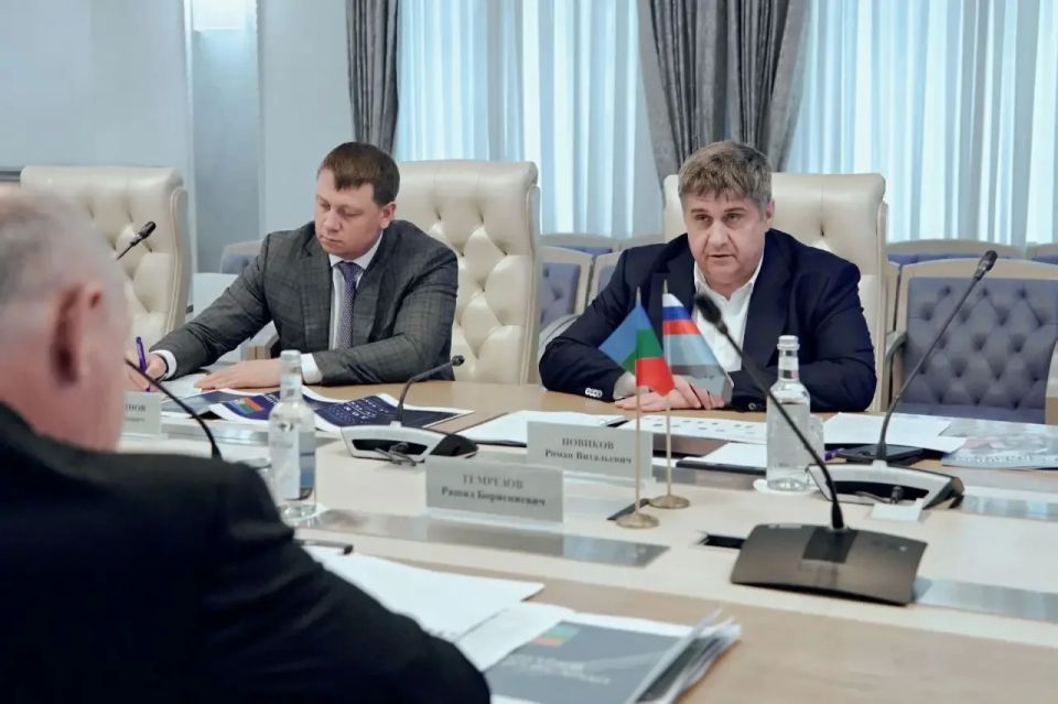 Рашид Темрезов: Сегодня в Москве провели рабочую встречу с руководителем Федерального дорожного агентства Романом Новиковым с участием руководителей ключевых направлений Росавтодора и вице-премьера КЧР Марата Урусова Рашид Темрезов: Сегодня в Москве провели рабочую встречу с руководителем Федерального дорожного агентства Романом Новиковым с участием руководителей ключевых направлений Росавтодора и вице-премьера КЧР Марата Урусова