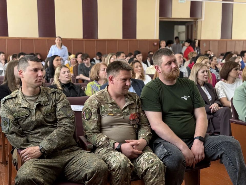 Рашид Темрезов: В КЧР определили победителей регионального чемпионата «Абилимпикс-2026» и конкурса «Мастер года-2026» Рашид Темрезов: В КЧР определили победителей регионального чемпионата «Абилимпикс-2026» и конкурса «Мастер года-2026»