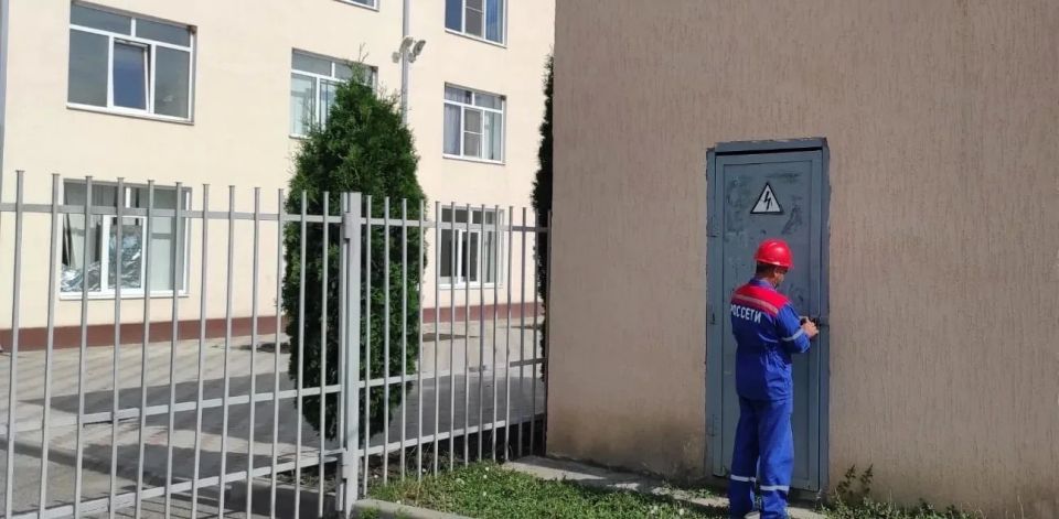 «Россети Северный Кавказ» проверяют состояние энергообъектов вблизи образовательных учреждений Карачаево-Черкесии