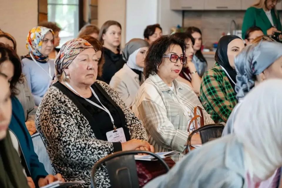 «Нежный бизнес» с серьёзным потенциалом: в КЧР обсудили развитие женского предпринимательства «Нежный бизнес» с серьёзным потенциалом: в КЧР обсудили развитие женского предпринимательства