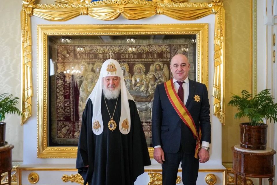 Рашид Темрезов: Сегодня в Москве вместе с Главой Кабардино-Балкарии Казбеком Коковым и Архиепископом Пятигорским и Черкесским Феофилактом встретился с Патриархом Московским и всея Руси Кириллом Рашид Темрезов: Сегодня в Москве вместе с Главой Кабардино-Балкарии Казбеком Коковым и Архиепископом Пятигорским и Черкесским Феофилактом встретился с Патриархом Московским и всея Руси Кириллом