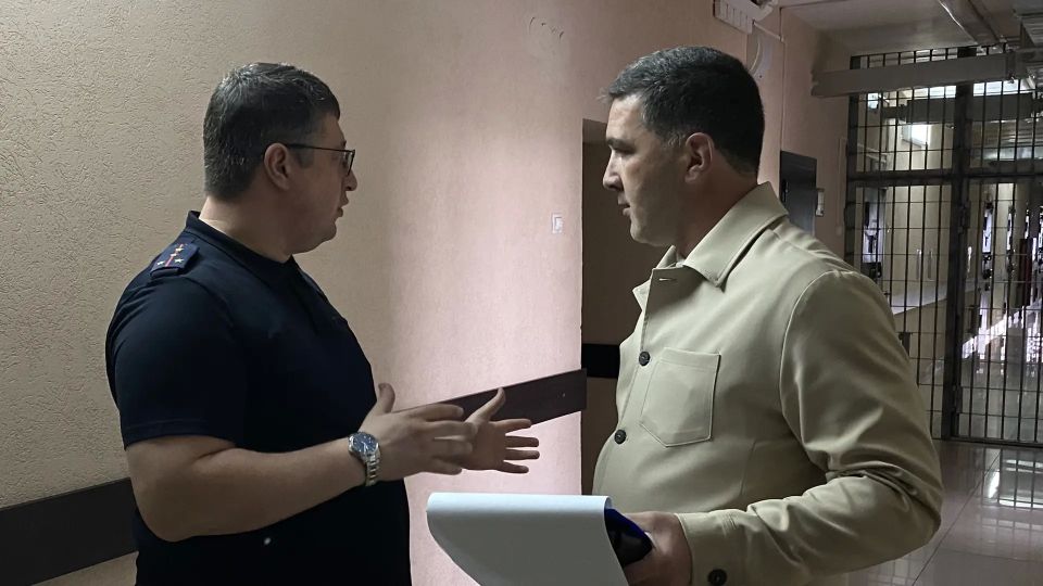 Представители Общественного совета оценили работу подразделений ОМВД России по г. Черкесску в рамках акции «Гражданский мониторинг» Представители Общественного совета оценили работу подразделений ОМВД России по г. Черкесску в рамках акции «Гражданский мониторинг»