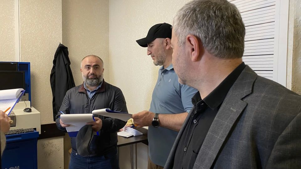 Представители Общественного совета оценили работу подразделений ОМВД России по г. Черкесску в рамках акции «Гражданский мониторинг» Представители Общественного совета оценили работу подразделений ОМВД России по г. Черкесску в рамках акции «Гражданский мониторинг»