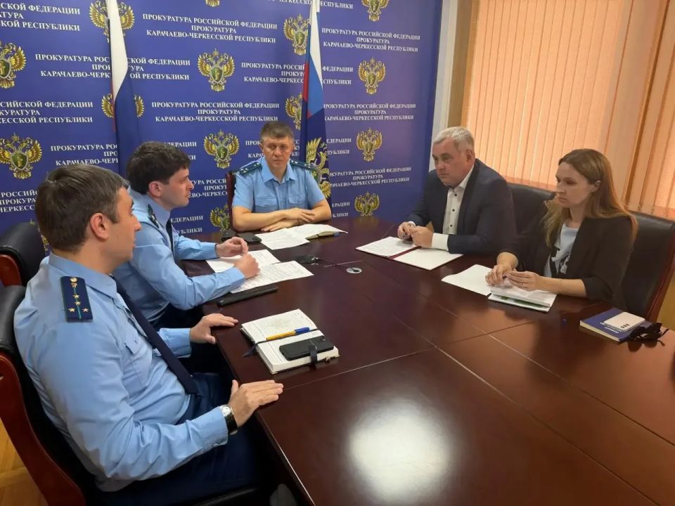 На межведомственном совещании в прокуратуре республики рассмотрены вопросы обеспечения многодетных семей земельными участками