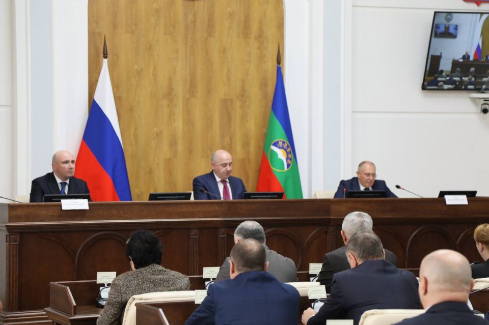 Алексей Баскаев: Добрый день!. На заседании городской Думы, которое прошло при участи Главы КЧР Рашида Темрезова, выступил с докладом о своей деятельности и деятельности мэрии Черкесска в 2025 году Алексей Баскаев: Добрый день!. На заседании городской Думы, которое прошло при участи Главы КЧР Рашида Темрезова, выступил с докладом о своей деятельности и деятельности мэрии Черкесска в 2025 году