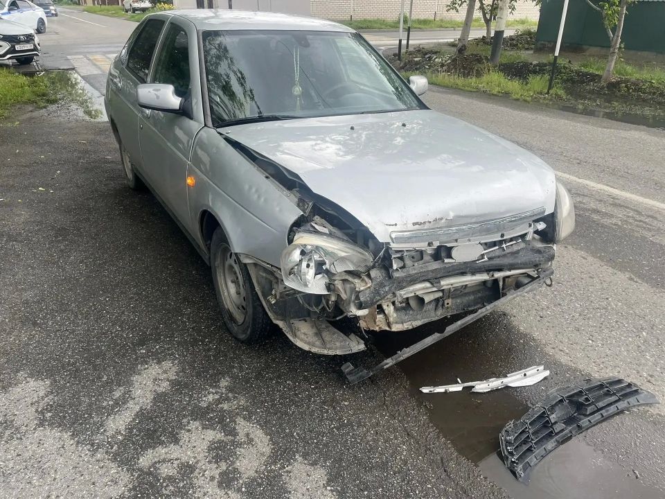 В Черкесске сотрудники полиции устанавливают обстоятельства ДТП с тремя автомобилями В Черкесске сотрудники полиции устанавливают обстоятельства ДТП с тремя автомобилями