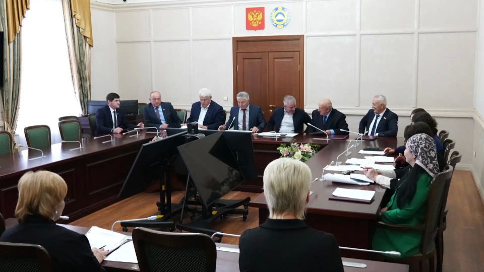 том уточняется понятие электронного голосования как голосования с использованием комплекса электронного голосования на участке референдума и дистанционного электронного голосования с использованием... том уточняется понятие электронного голосования как голосования с использованием комплекса электронного голосования на участке референдума и дистанционного электронного голосования с использованием...