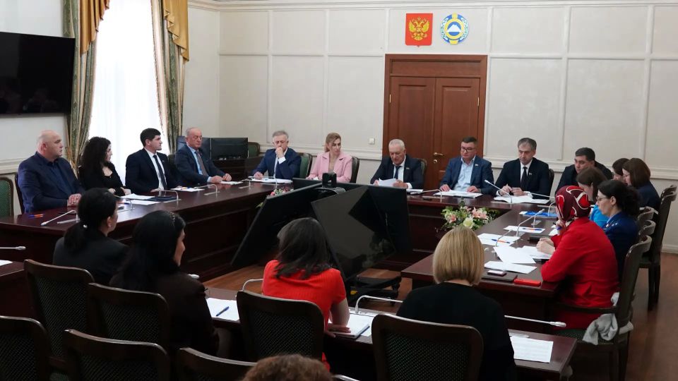 Комитет по здравоохранению, социальной политике и спорту рассмотрел вопросы обеспечения жильем детей-сирот и лекарственного обеспечения пациентов с орфанными заболеваниями Комитет по здравоохранению, социальной политике и спорту рассмотрел вопросы обеспечения жильем детей-сирот и лекарственного обеспечения пациентов с орфанными заболеваниями