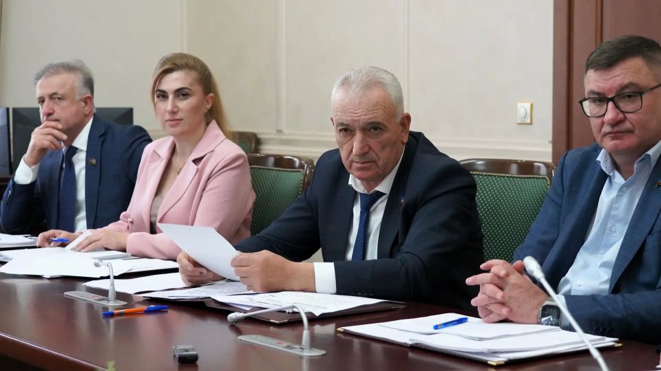 Комитет по здравоохранению, социальной политике и спорту рассмотрел вопросы обеспечения жильем детей-сирот и лекарственного обеспечения пациентов с орфанными заболеваниями Комитет по здравоохранению, социальной политике и спорту рассмотрел вопросы обеспечения жильем детей-сирот и лекарственного обеспечения пациентов с орфанными заболеваниями