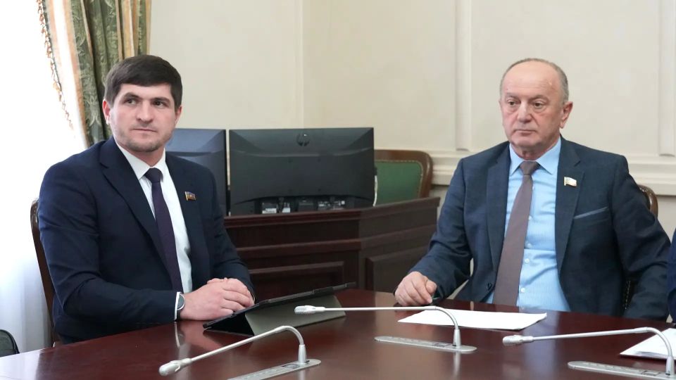 том уточняется понятие электронного голосования как голосования с использованием комплекса электронного голосования на участке референдума и дистанционного электронного голосования с использованием... том уточняется понятие электронного голосования как голосования с использованием комплекса электронного голосования на участке референдума и дистанционного электронного голосования с использованием...