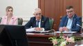 Комитет по здравоохранению, социальной политике и спорту рассмотрел вопросы обеспечения жильем детей-сирот и лекарственного обеспечения пациентов с орфанными заболеваниями