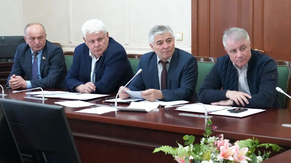 том уточняется понятие электронного голосования как голосования с использованием комплекса электронного голосования на участке референдума и дистанционного электронного голосования с использованием... том уточняется понятие электронного голосования как голосования с использованием комплекса электронного голосования на участке референдума и дистанционного электронного голосования с использованием...