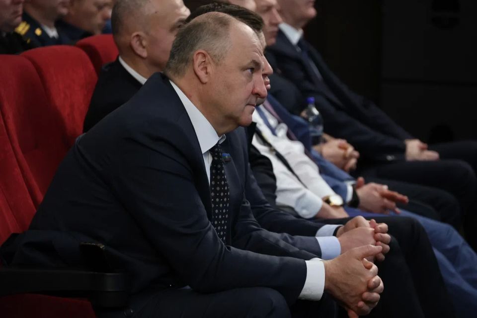 В завершении Доклада-послания Глава КЧР Рашид Темрезов отметил, что для Карачаево-Черкесии, где проживают представители более 80 национальностей, год, объявленный Президентом России Владимиром Путиным, Годом единства народов... В завершении Доклада-послания Глава КЧР Рашид Темрезов отметил, что для Карачаево-Черкесии, где проживают представители более 80 национальностей, год, объявленный Президентом России Владимиром Путиным, Годом единства народов...