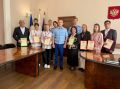 В преддверии Дня России прокурор города Черкесска наградил победителей интеллектуальной викторины среди студентов технологического колледжа