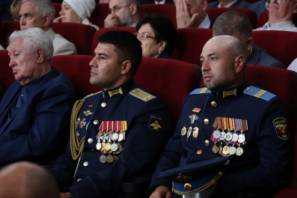 Рашид Темрезов подвел итоги 2025 года и поставил задачи по дальнейшему развитию республики Рашид Темрезов подвел итоги 2025 года и поставил задачи по дальнейшему развитию республики