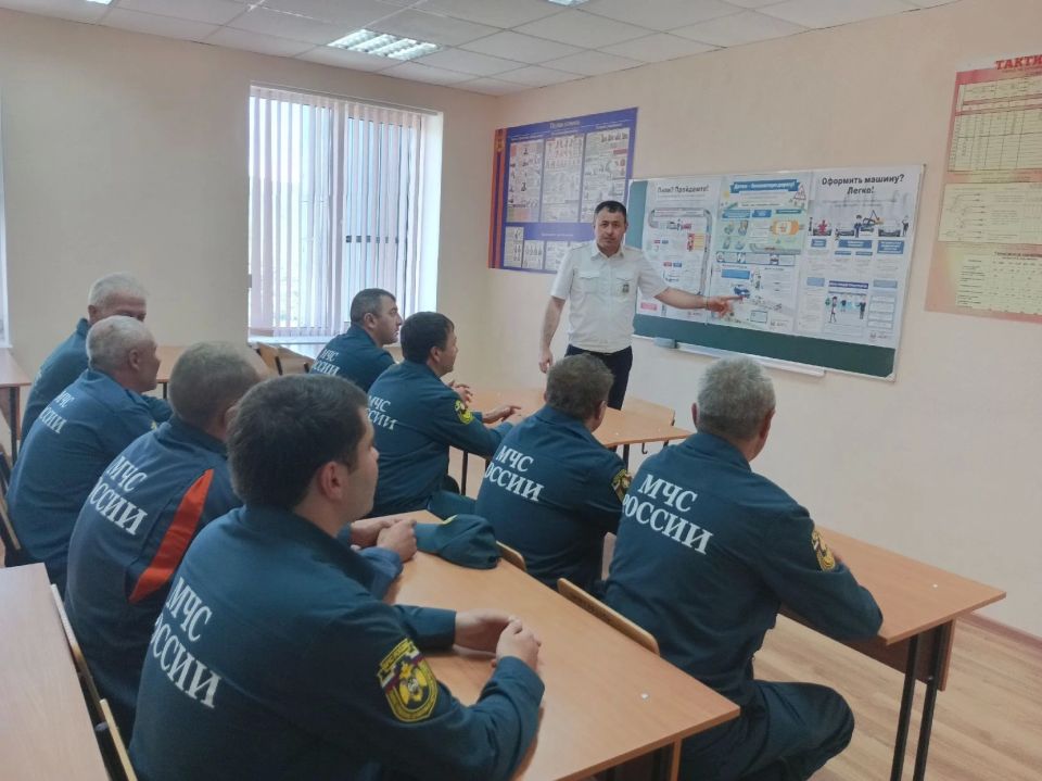 С пожарными республики проведены занятия по правилам дорожного движения