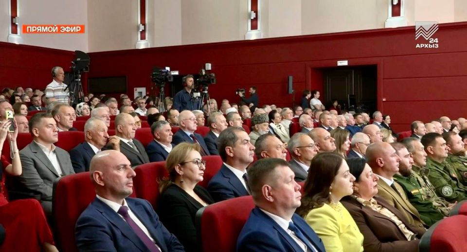 Алексей Баскаев: Рашид Темрезов: Именно на муниципальном уровне формируется качество повседневной жизни людей Алексей Баскаев: Рашид Темрезов: Именно на муниципальном уровне формируется качество повседневной жизни людей