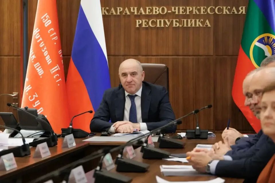 Юрий Чайка провел заседание по вопросам ЖКХ и противодействию незаконным финансовым операциям в СКФО Юрий Чайка провел заседание по вопросам ЖКХ и противодействию незаконным финансовым операциям в СКФО