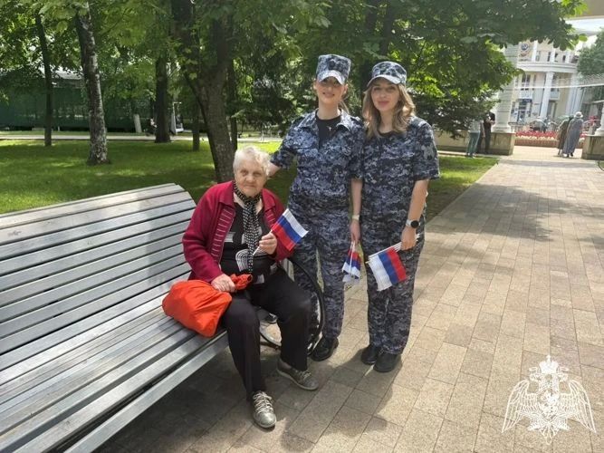 В Карачаево-Черкесии росгвардейцы участвуют во всероссийской акции «Российский триколор» В Карачаево-Черкесии росгвардейцы участвуют во всероссийской акции «Российский триколор»