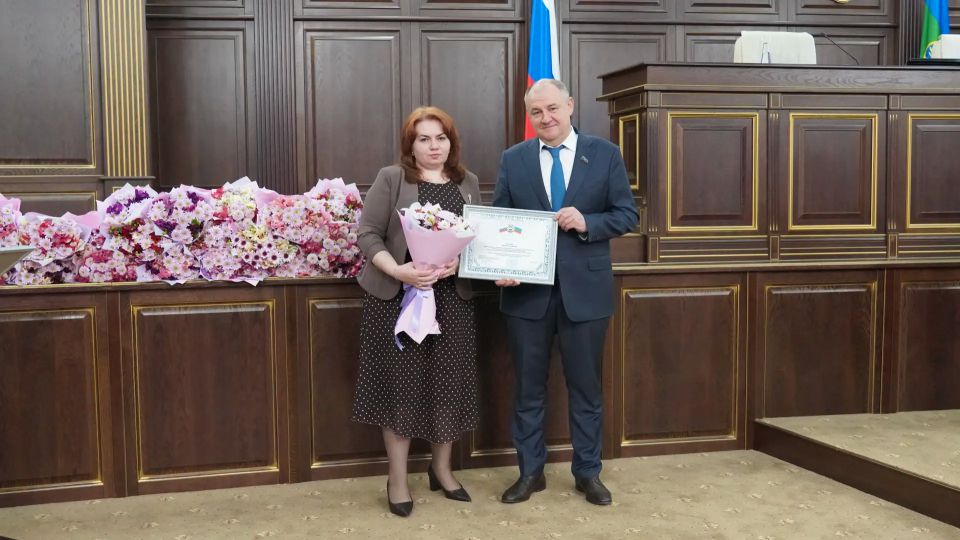 Более 50 жителей Карачаево-Черкесии награждены Почетной Грамотой Народного Собрания КЧР в преддверии Дня России Более 50 жителей Карачаево-Черкесии награждены Почетной Грамотой Народного Собрания КЧР в преддверии Дня России