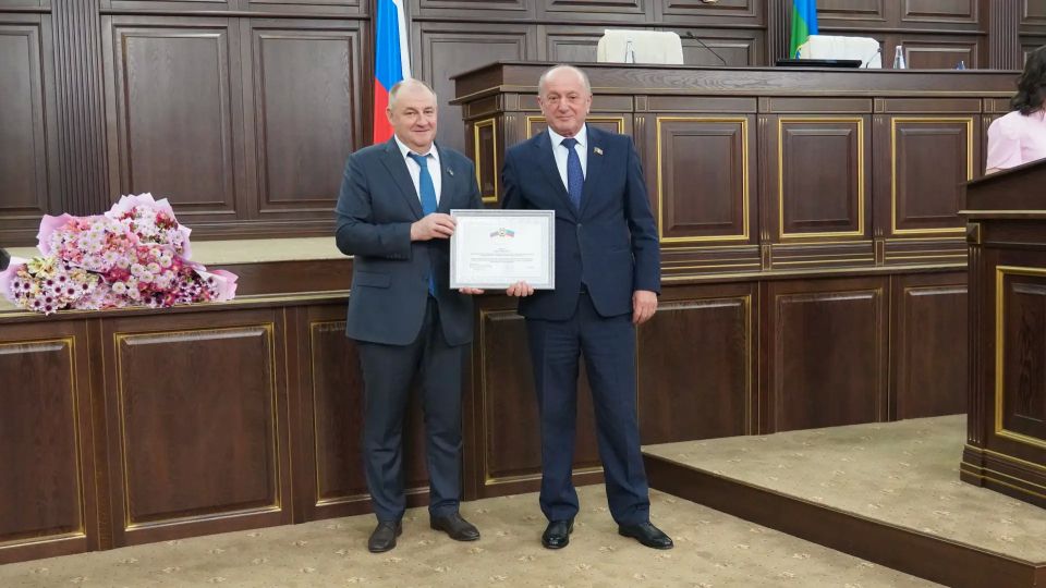 Более 50 жителей Карачаево-Черкесии награждены Почетной Грамотой Народного Собрания КЧР в преддверии Дня России Более 50 жителей Карачаево-Черкесии награждены Почетной Грамотой Народного Собрания КЧР в преддверии Дня России