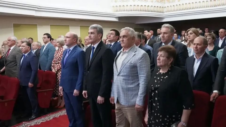 Более 34 тысяч жителей Карачаево-Черкесии приняли участие в предварительном голосовании «Единой России» Более 34 тысяч жителей Карачаево-Черкесии приняли участие в предварительном голосовании «Единой России»