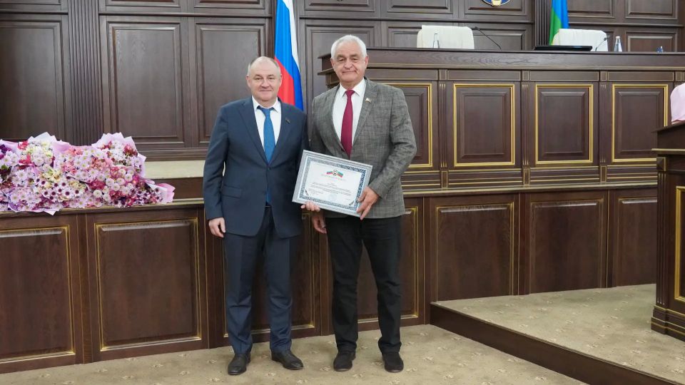 Более 50 жителей Карачаево-Черкесии награждены Почетной Грамотой Народного Собрания КЧР в преддверии Дня России Более 50 жителей Карачаево-Черкесии награждены Почетной Грамотой Народного Собрания КЧР в преддверии Дня России