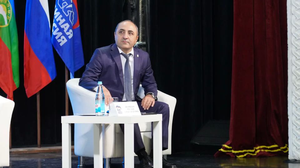 Спикер Парламента КЧР, руководитель «Единой России» в регионе Александр Иванов выступил с докладом на XXXII партийной Конференции Спикер Парламента КЧР, руководитель «Единой России» в регионе Александр Иванов выступил с докладом на XXXII партийной Конференции