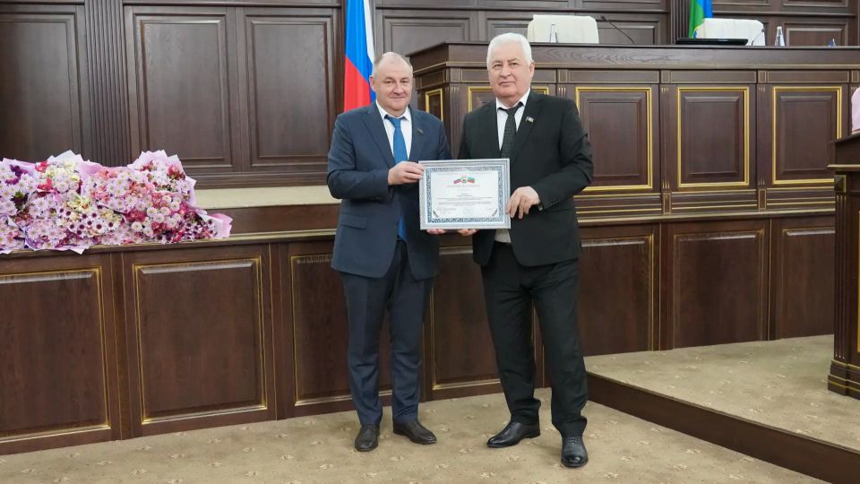 Более 50 жителей Карачаево-Черкесии награждены Почетной Грамотой Народного Собрания КЧР в преддверии Дня России Более 50 жителей Карачаево-Черкесии награждены Почетной Грамотой Народного Собрания КЧР в преддверии Дня России