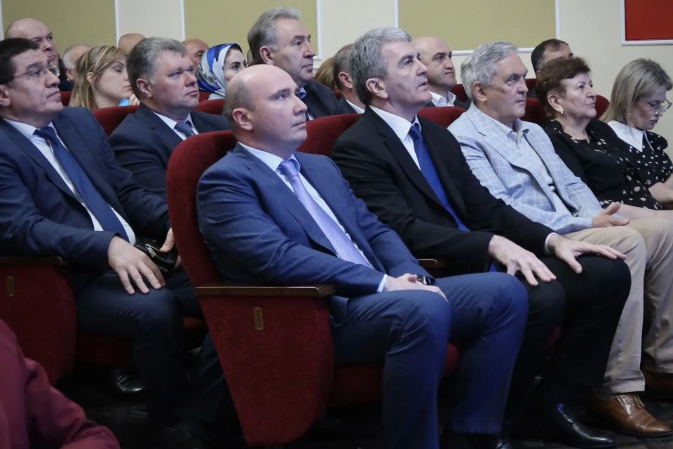 «Народная программа - уникальный документ, составленный на основе предложений жителей всей страны» - Рашид Темрезов «Народная программа - уникальный документ, составленный на основе предложений жителей всей страны» - Рашид Темрезов