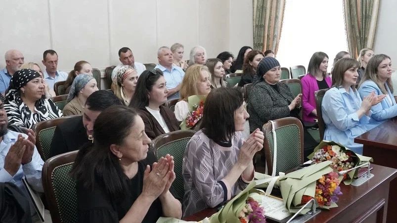 Сегодня в Доме Правительства КЧР прошло торжественное мероприятие, посвящённое Дню работников текстильной и легкой промышленности Сегодня в Доме Правительства КЧР прошло торжественное мероприятие, посвящённое Дню работников текстильной и легкой промышленности