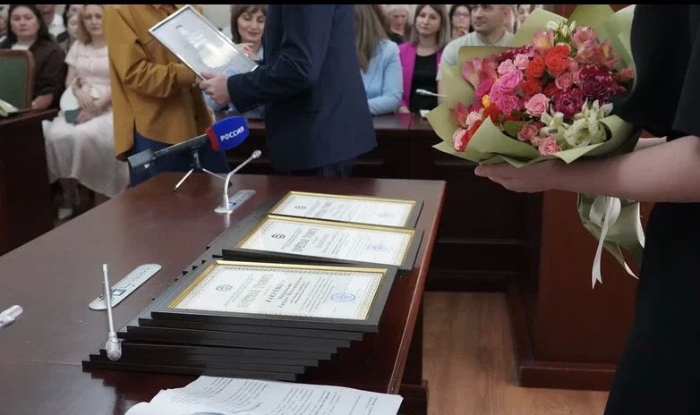 Сегодня в Доме Правительства КЧР прошло торжественное мероприятие, посвящённое Дню работников текстильной и легкой промышленности Сегодня в Доме Правительства КЧР прошло торжественное мероприятие, посвящённое Дню работников текстильной и легкой промышленности