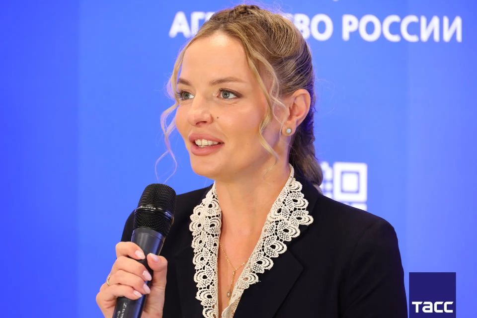 Главное из заявлений, а также фоторепортаж с пресс-конференции в Региональном информационном центре "ТАСС Кавказ", посвященной старту съемок в Пятигорске детского фильма "Казаки-разбойники" Главное из заявлений, а также фоторепортаж с пресс-конференции в Региональном информационном центре "ТАСС Кавказ", посвященной старту съемок в Пятигорске детского фильма "Казаки-разбойники"