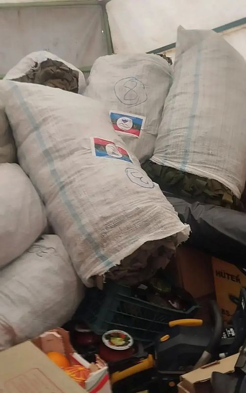 Черкесск продолжает поддерживать тех, кто на передовой: очередная партия гуманитарной помощи отправилась в ЛНР Черкесск продолжает поддерживать тех, кто на передовой: очередная партия гуманитарной помощи отправилась в ЛНР