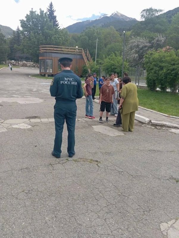 С начальниками летних оздоровительных лагерей Карачаевского городского округа проведен семинар по вопросам пожарной безопасности С начальниками летних оздоровительных лагерей Карачаевского городского округа проведен семинар по вопросам пожарной безопасности
