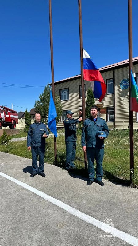 Сотрудники МЧС России почтили память советских воинов, отдавших жизни во имя свободы Сотрудники МЧС России почтили память советских воинов, отдавших жизни во имя свободы
