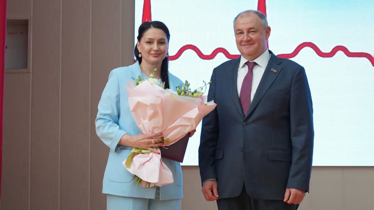 Медиков Карачаево-Черкесии поздравили с профессиональным праздником Медиков Карачаево-Черкесии поздравили с профессиональным праздником