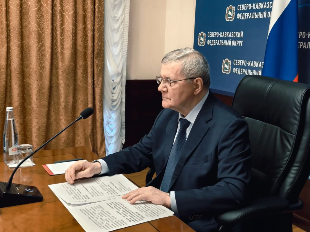 Сегодня в режиме видеоконференции под председательством Юрия Чайки состоялось заседание Совета при полномочном представителе Президента Российской Федерации в Северо-Кавказском федеральном округе, в котором приняли участие... Сегодня в режиме видеоконференции под председательством Юрия Чайки состоялось заседание Совета при полномочном представителе Президента Российской Федерации в Северо-Кавказском федеральном округе, в котором приняли участие...