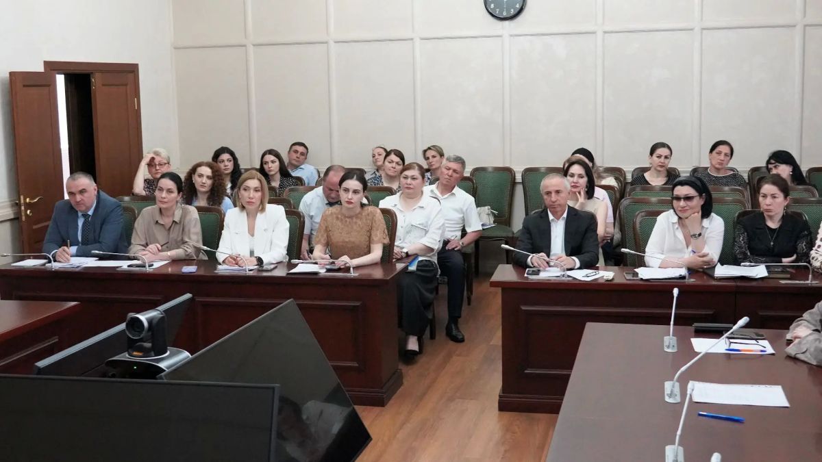 Депутаты фракции «Единой России» Парламента КЧР взяли на контроль вопрос своевременной доставки социальных выплат населению Депутаты фракции «Единой России» Парламента КЧР взяли на контроль вопрос своевременной доставки социальных выплат населению
