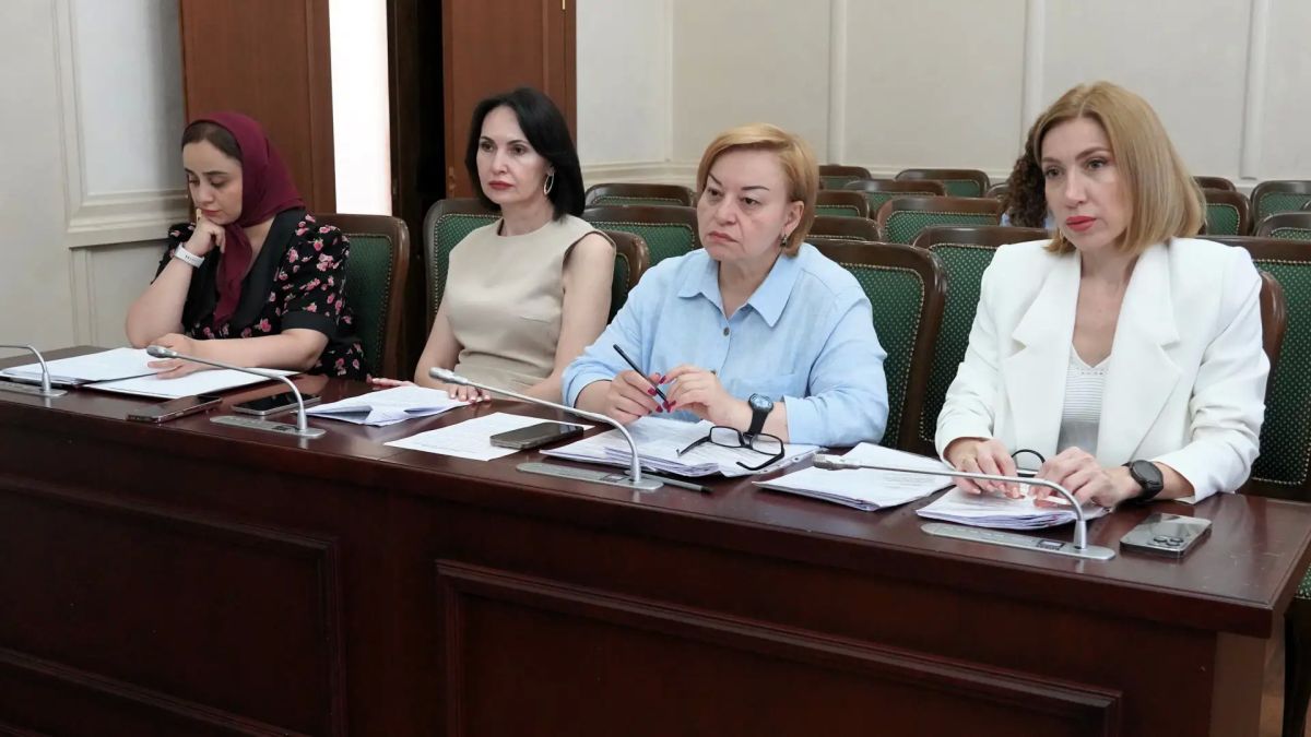 Председатель Комитета по местному самоуправлению Дахир Мутчаев провел заседание, на котором рассмотрели 4 законопроекта Председатель Комитета по местному самоуправлению Дахир Мутчаев провел заседание, на котором рассмотрели 4 законопроекта