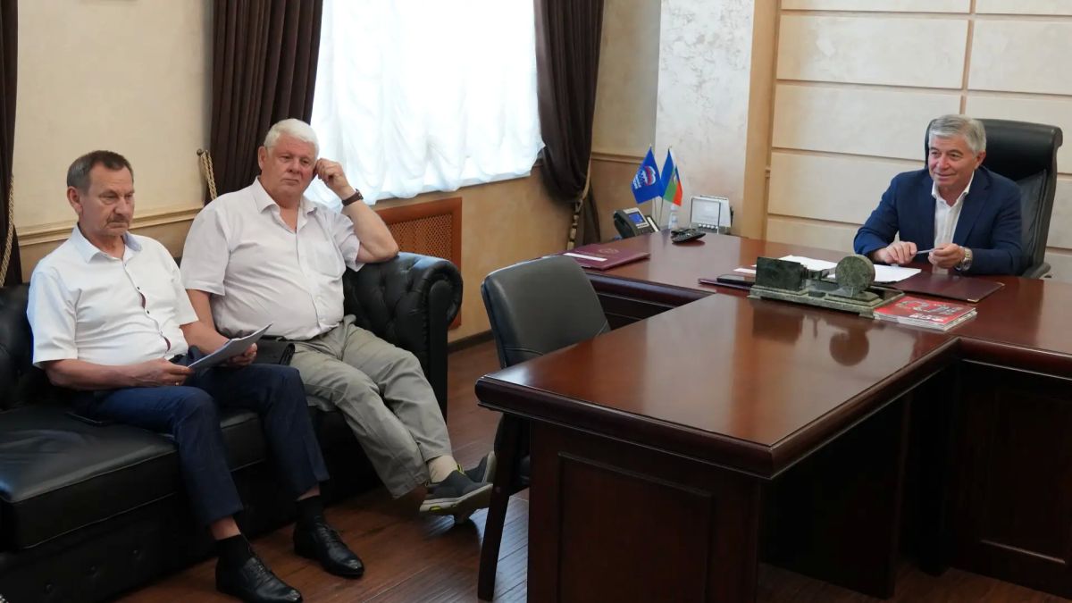 Владимир Умалатов провел заседание Комитета по законодательству и государственному строительству Владимир Умалатов провел заседание Комитета по законодательству и государственному строительству
