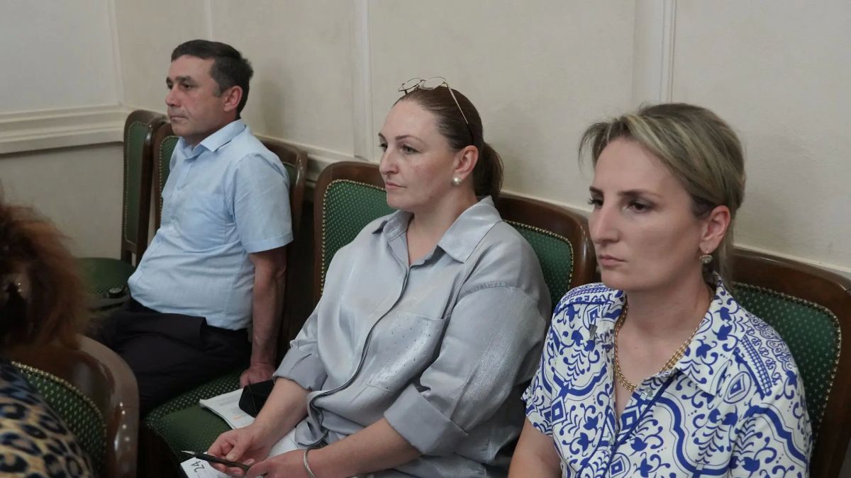 Депутаты фракции «Единой России» Парламента КЧР взяли на контроль вопрос своевременной доставки социальных выплат населению Депутаты фракции «Единой России» Парламента КЧР взяли на контроль вопрос своевременной доставки социальных выплат населению