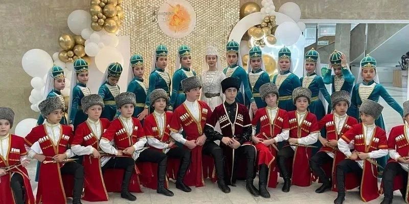 Ансамбль «Кавказ» из Карачаево-Черкесии удостоен гран-при XV Международного конкурса «Будущее детям», который проходил в Железноводске