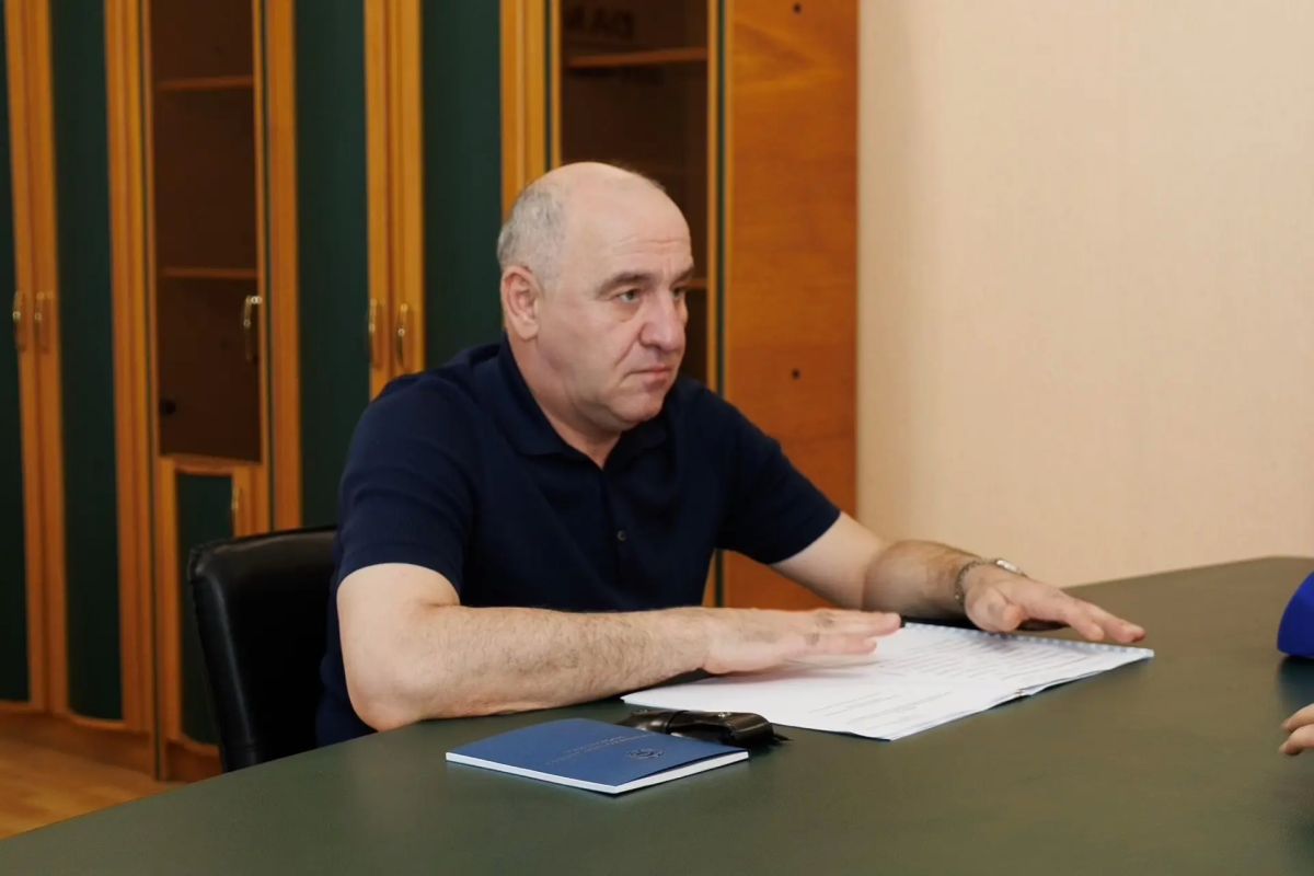 Рашид Темрезов: Сегодня вместе с генеральным директором группы компаний «Дамате» Наумом Бабаевым осмотрели производственные мощности завода по переработке баранины в Черкесске, а также ознакомились с новыми производственными... Рашид Темрезов: Сегодня вместе с генеральным директором группы компаний «Дамате» Наумом Бабаевым осмотрели производственные мощности завода по переработке баранины в Черкесске, а также ознакомились с новыми производственными...