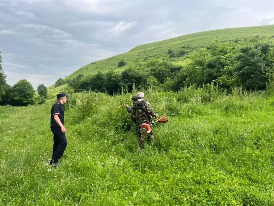 Полицейские Карачаево-Черкесской Республики продолжают межведомственную оперативно-профилактическую операцию «Мак» Полицейские Карачаево-Черкесской Республики продолжают межведомственную оперативно-профилактическую операцию «Мак»