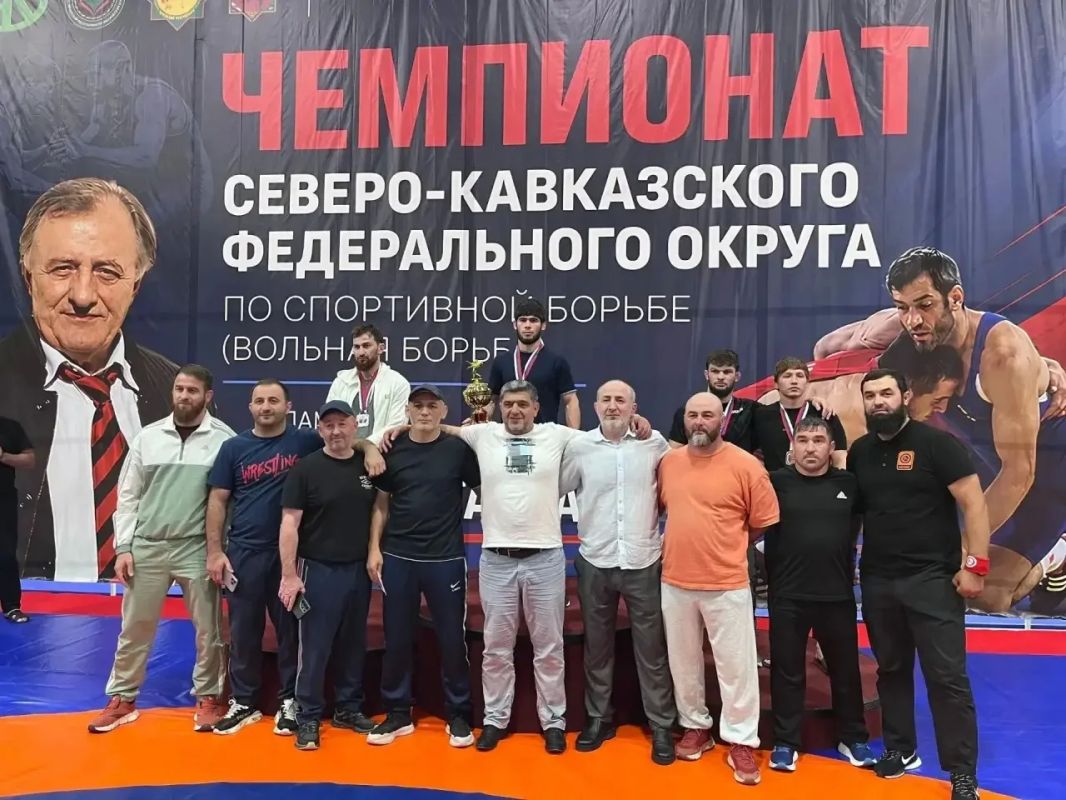 4 медали и столько же путевок на чемпионат России в активе борцов вольного стиля Карачаево-Черкесии по итогам чемпионата СКФО по вольной борьбе среди мужчин 4 медали и столько же путевок на чемпионат России в активе борцов вольного стиля Карачаево-Черкесии по итогам чемпионата СКФО по вольной борьбе среди мужчин