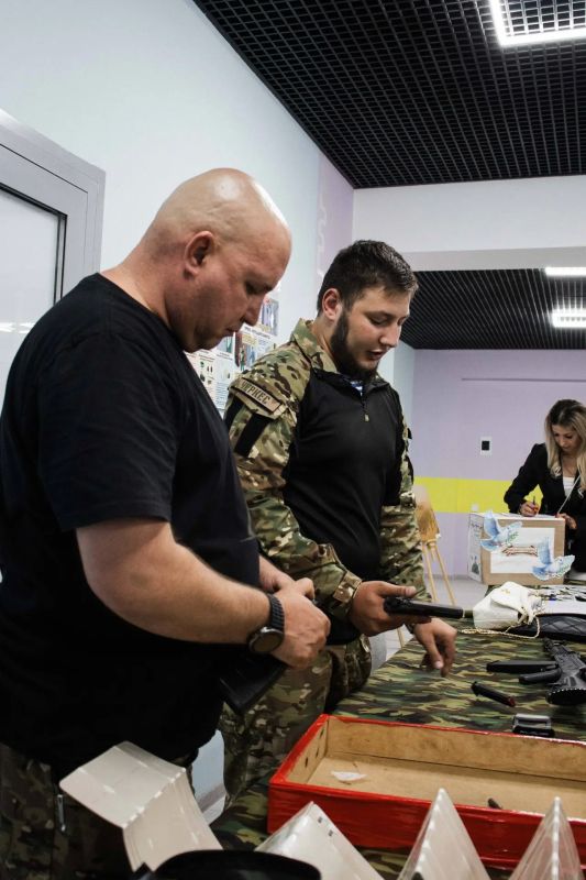 Молодежь в цифровую эпоху. В молодежном центре поселка Кавказский прошла панельная дискуссия «Молодежь в цифровую эпоху: роль блогеров и лидеров общественного мнения» Молодежь в цифровую эпоху. В молодежном центре поселка Кавказский прошла панельная дискуссия «Молодежь в цифровую эпоху: роль блогеров и лидеров общественного мнения»