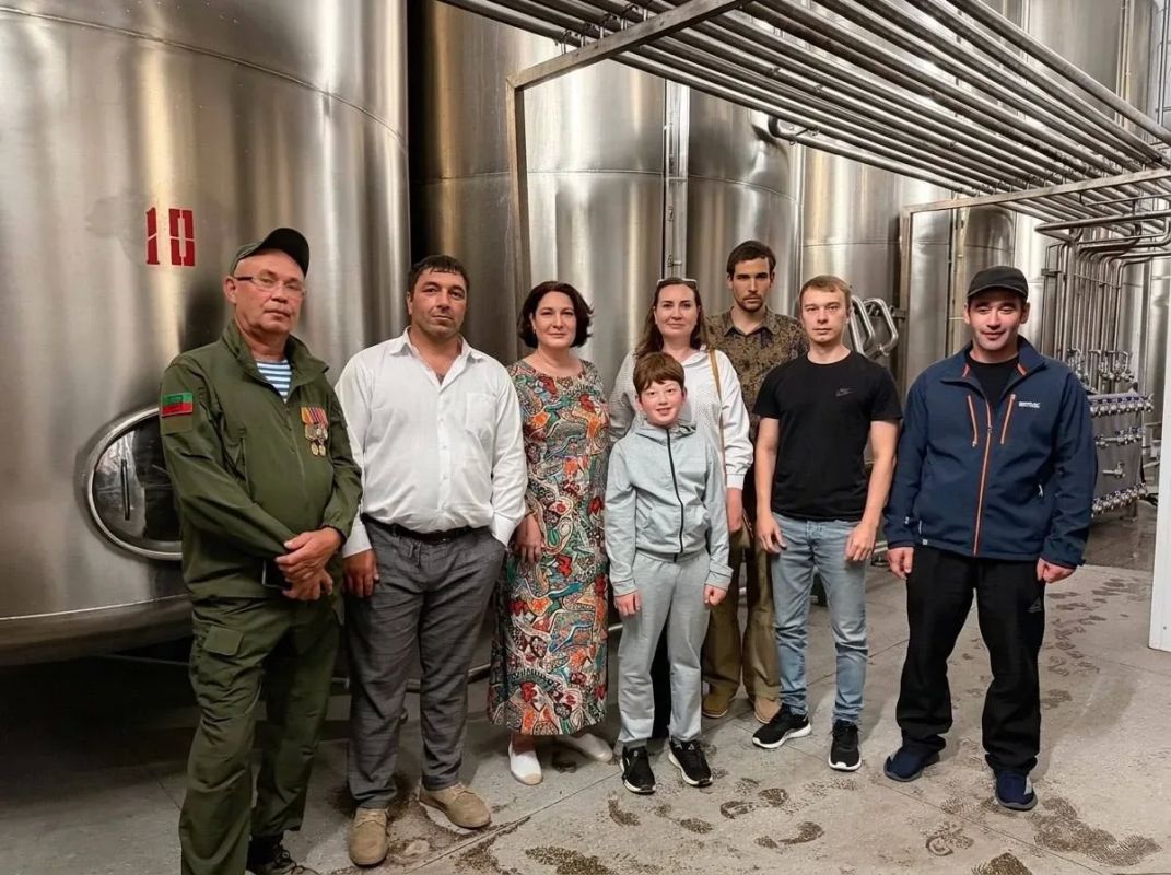 Ветераны СВО и члены их семей встретились с кадровой службой Карачевского пивзавода Ветераны СВО и члены их семей встретились с кадровой службой Карачевского пивзавода