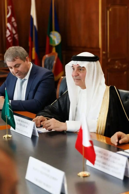 Рашид Темрезов: Сегодня в ходе официальной встречи с нашими уважаемыми гостями — Послами арабских стран — подвели итоги их визита в Карачаево-Черкесию Рашид Темрезов: Сегодня в ходе официальной встречи с нашими уважаемыми гостями — Послами арабских стран — подвели итоги их визита в Карачаево-Черкесию