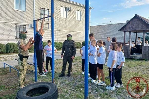 Росгвардейцы провели День открытых дверей для школьников Карачаево-Черкесии Росгвардейцы провели День открытых дверей для школьников Карачаево-Черкесии